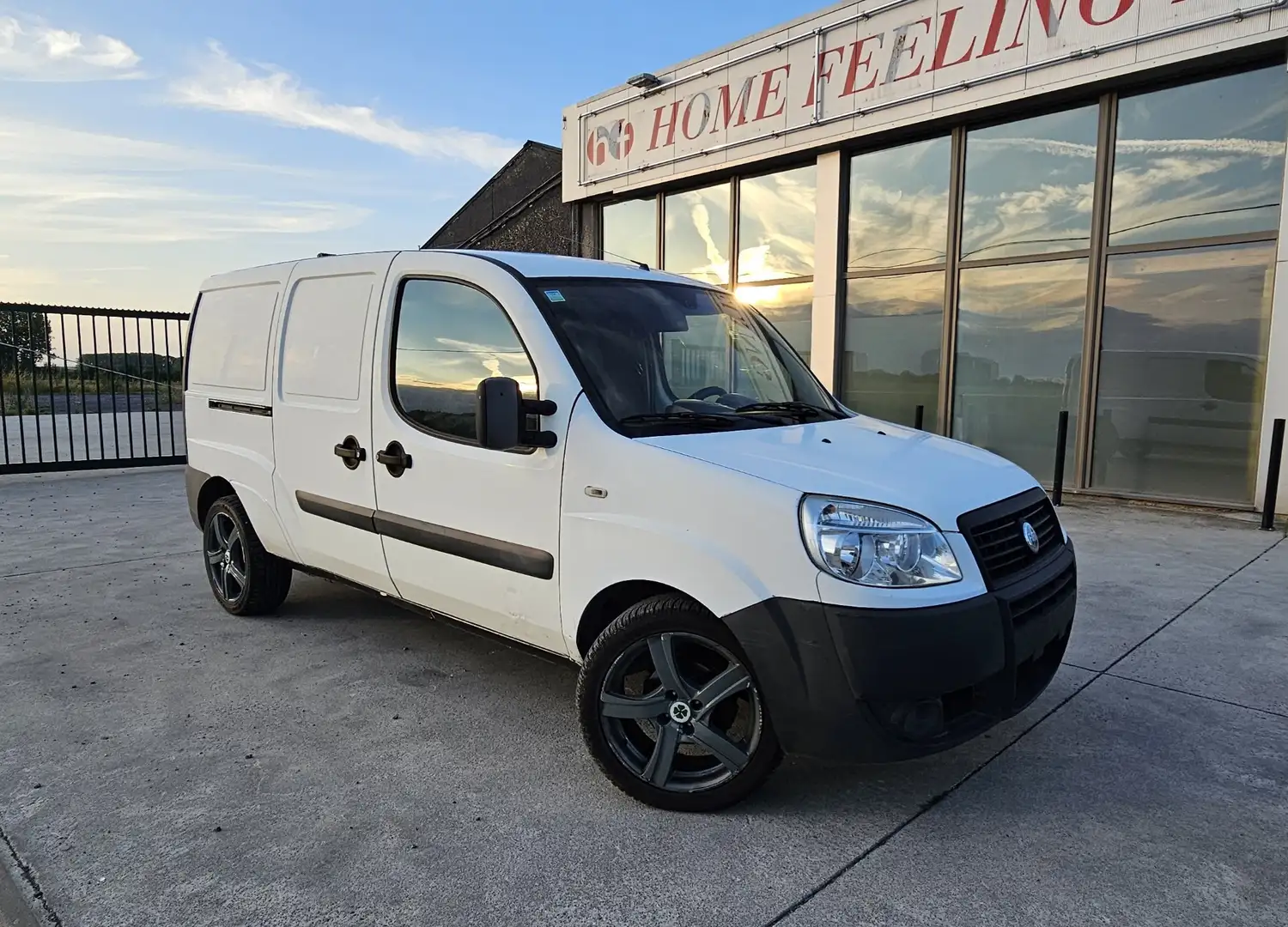 Fiat Doblo CARGO MAXI Blanc - 1