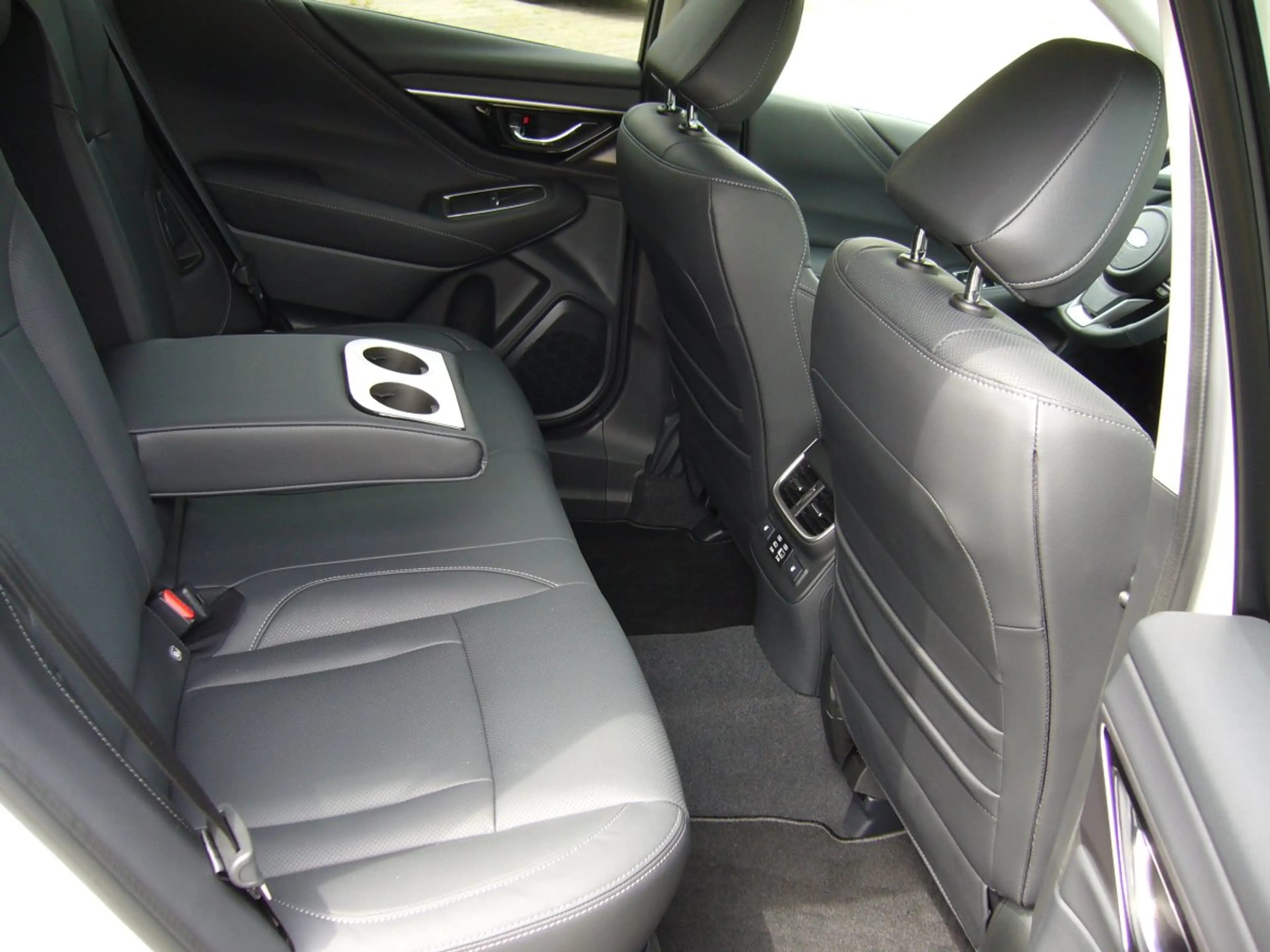Subaru OUTBACK 2.5i Platinum (EURO 6e) — photo 15