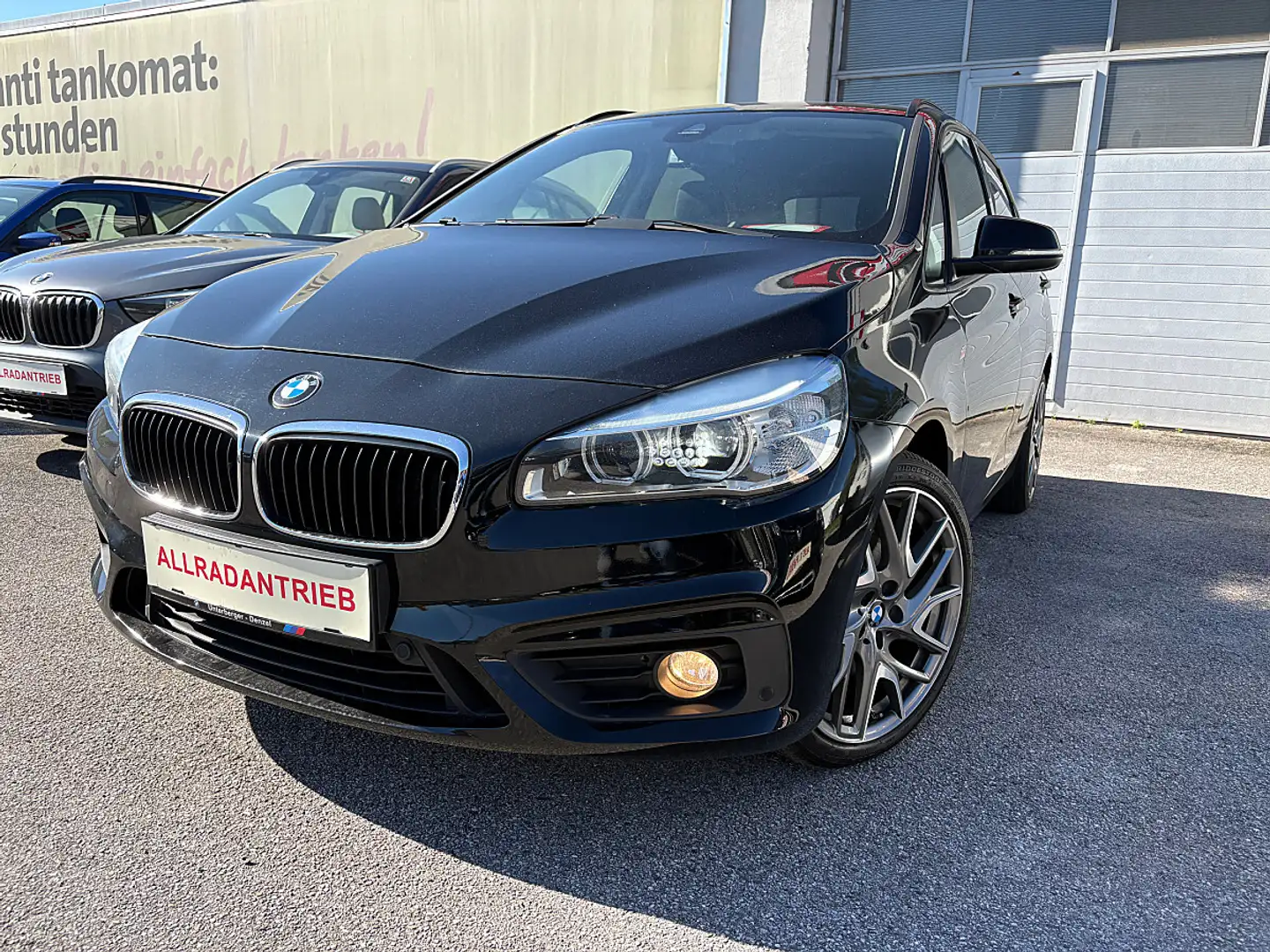 BMW 220 d xDrive Active Tourer Advantage Aut. Schwarz - 2