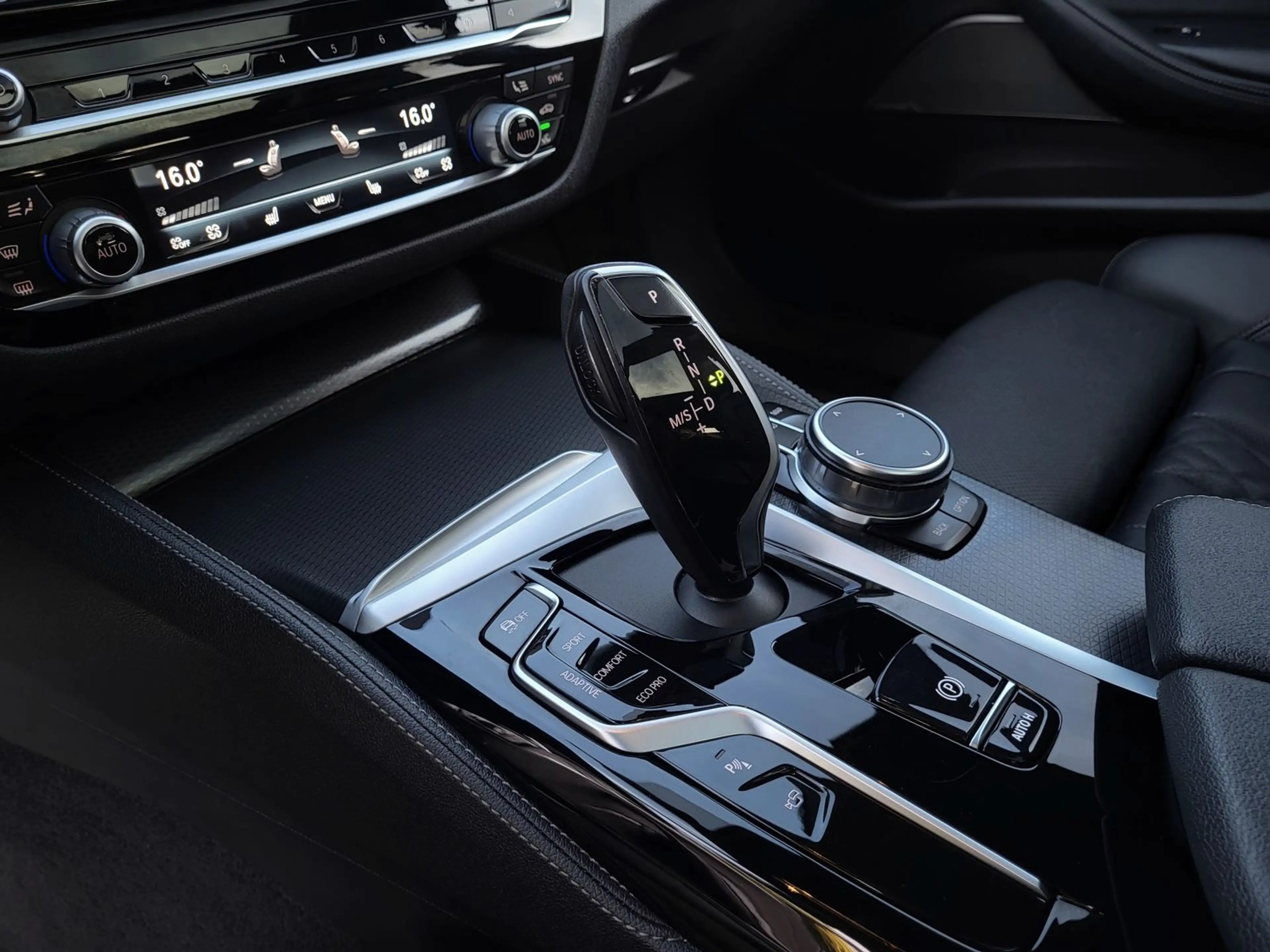 BMW 530 d Tour. M Sport Pro 360°|LASER|PANO|HUD|H&K — photo 11