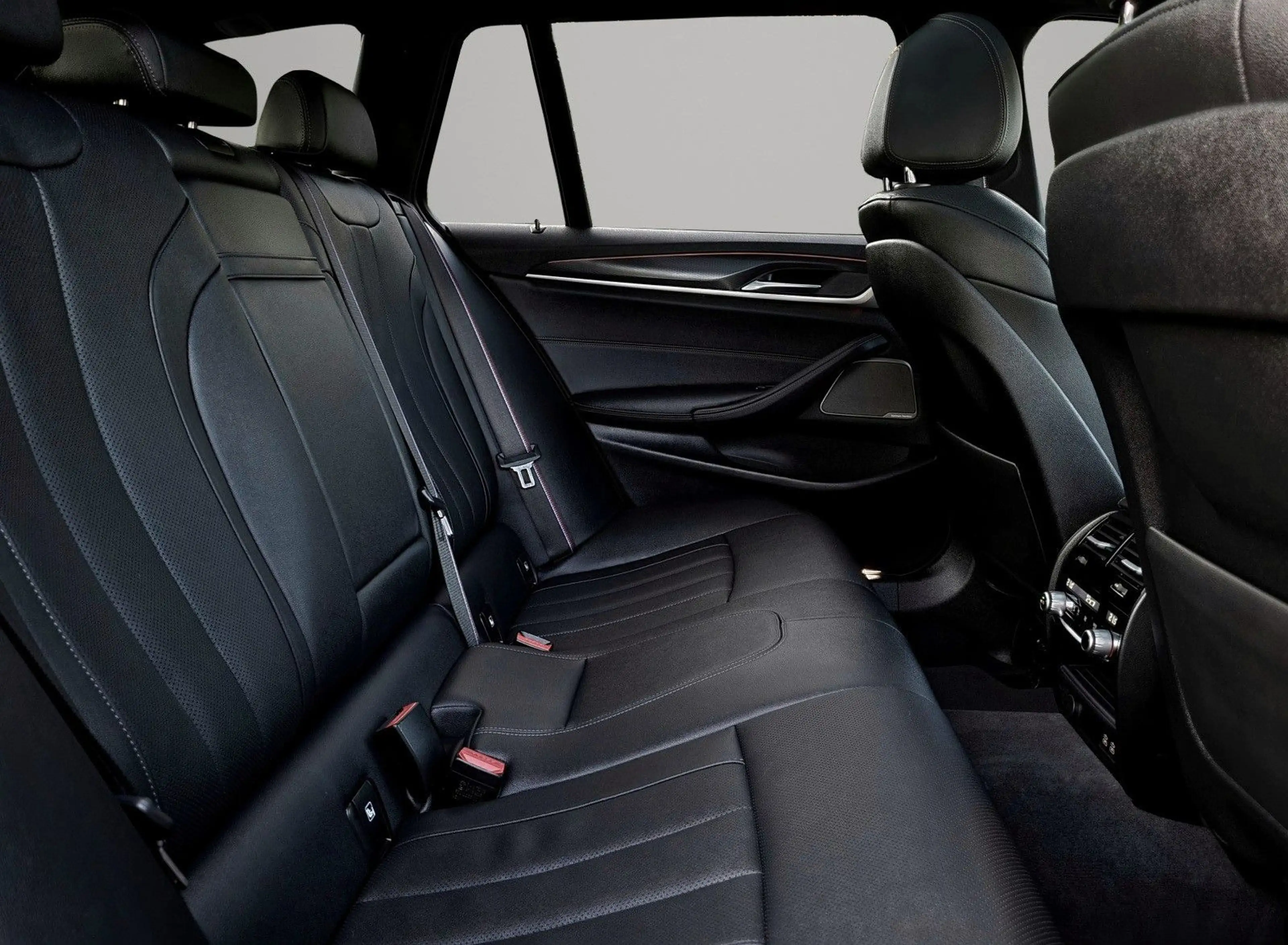 BMW 530 d Tour. M Sport Pro 360°|LASER|PANO|HUD|H&K — photo 10