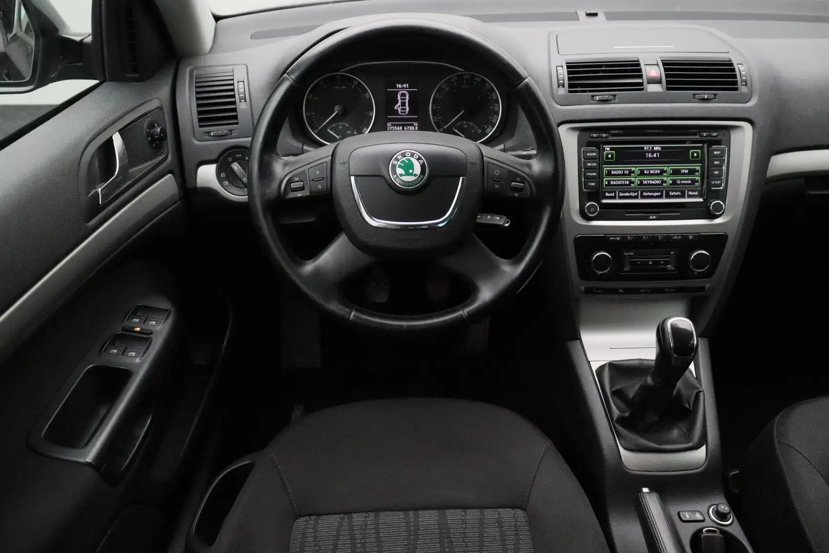 Skoda Octavia Combi 1.4 TSI Greentech Elegance Business Line 201 Zwart - 2