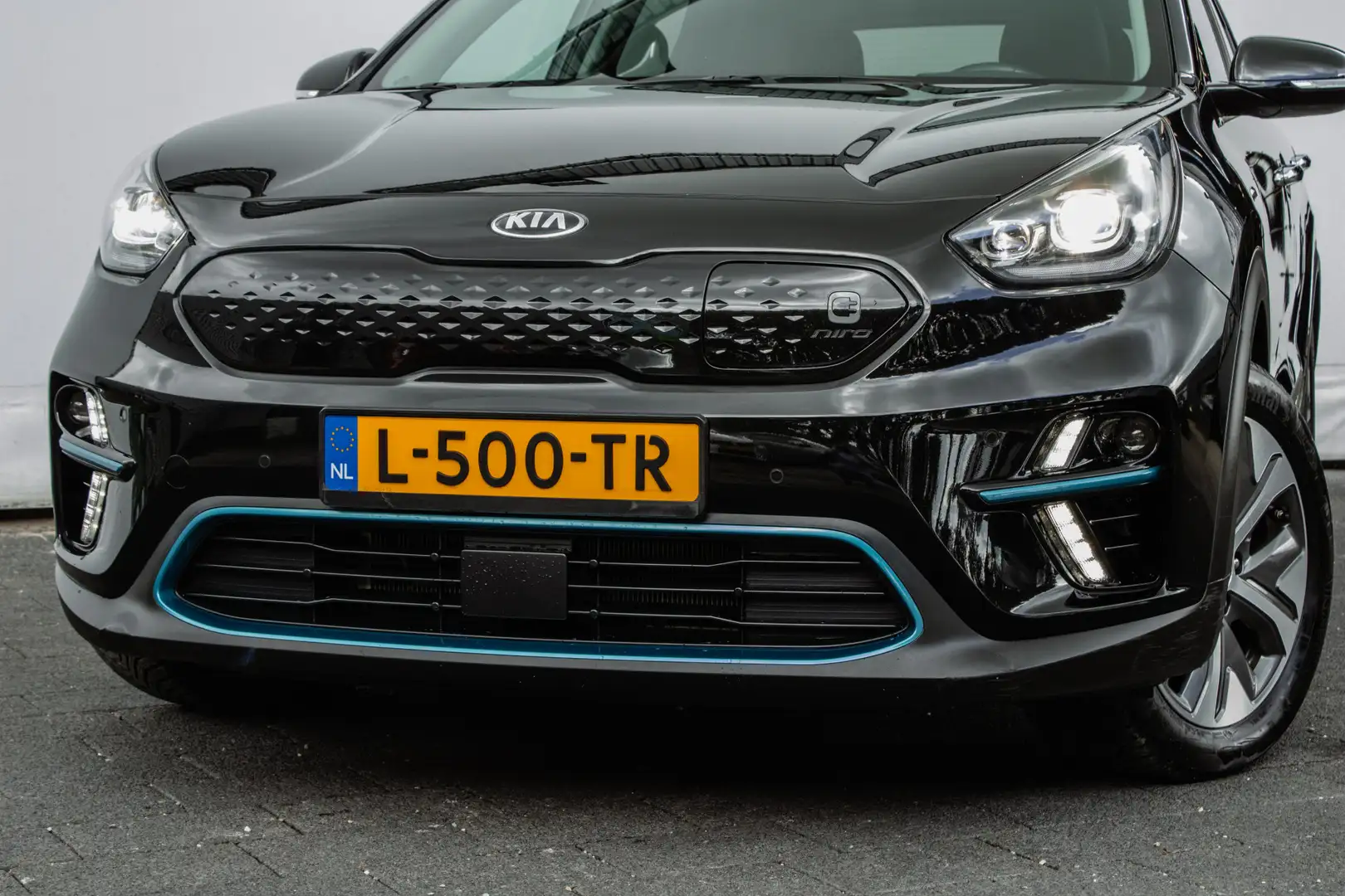 Kia e-Niro ExecutiveLine 64 kWh 3-Fase/ Lederen int./ Stuur+s Zwart - 2