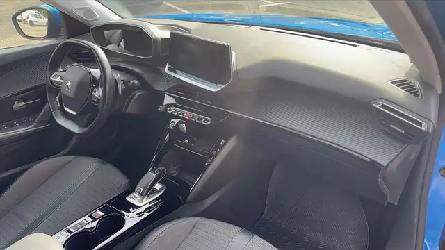 Peugeot 2008 view 10