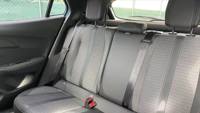 Peugeot 2008 view 9