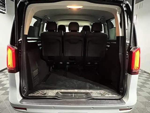 Mercedes-Benz V-Class view 8