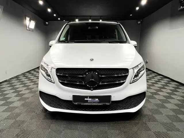 Mercedes-Benz V-Class view 6