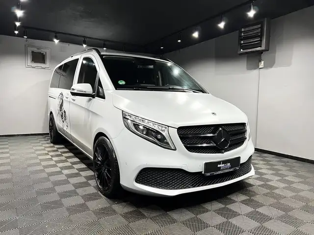 Mercedes-Benz V-Class view 2