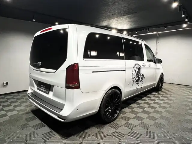 Mercedes-Benz V-Class view 4