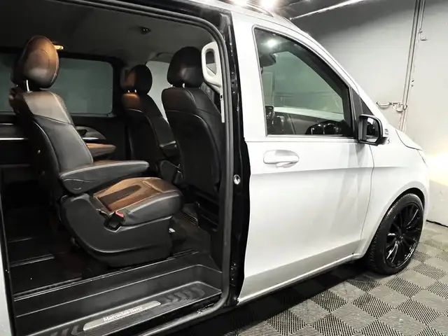 Mercedes-Benz V-Class view 15