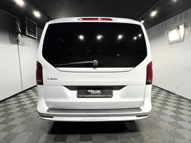 Mercedes-Benz V-Class view 7