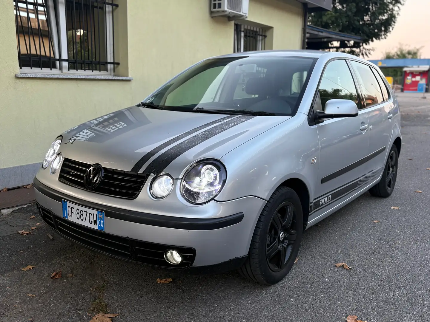 Volkswagen Polo Polo 5p 1.4 Trendline Grau - 1