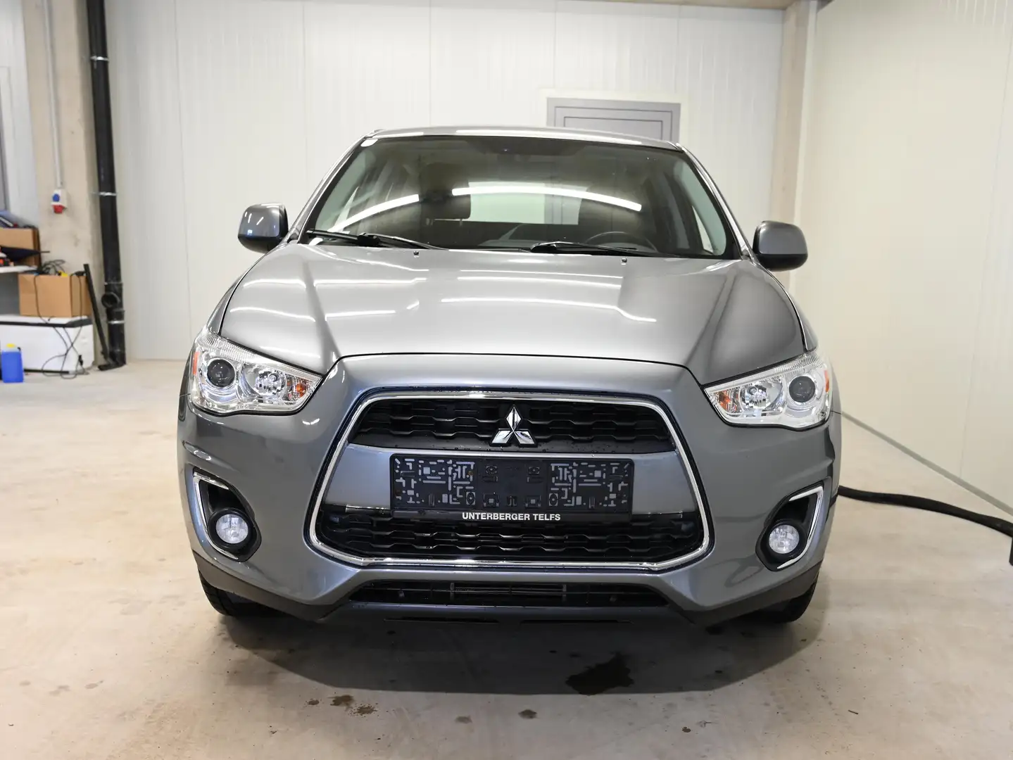 Mitsubishi ASX Invite 4WD Silber - 2