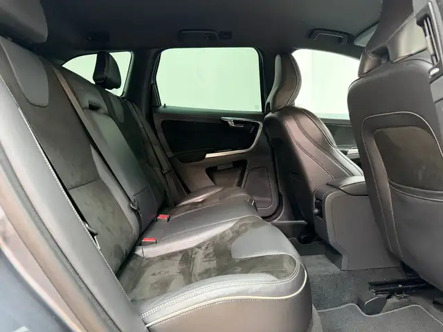 Volvo XC60 view 15