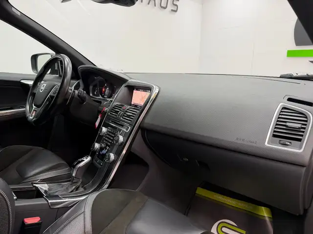 Volvo XC60 view 11