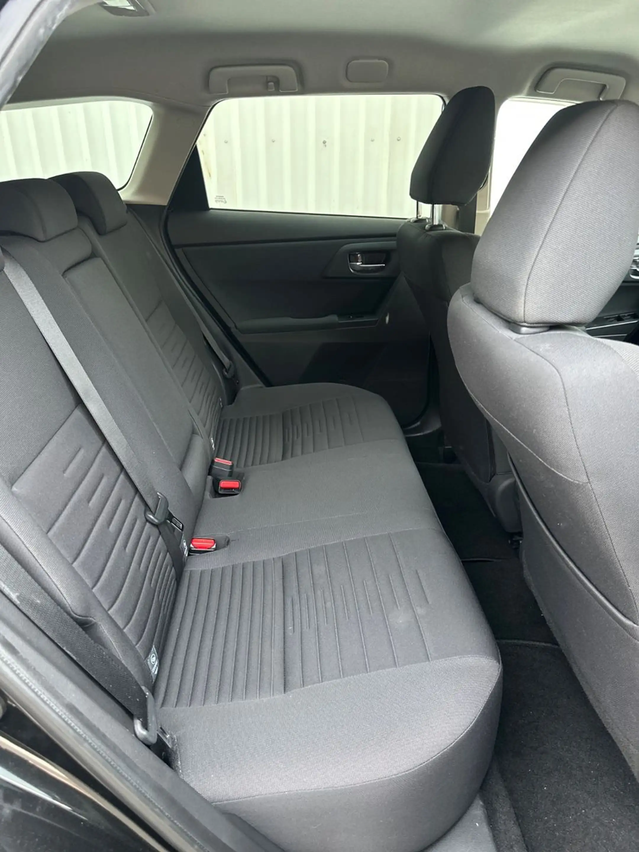 Toyota Auris Touring Sports Design Edition — photo 14
