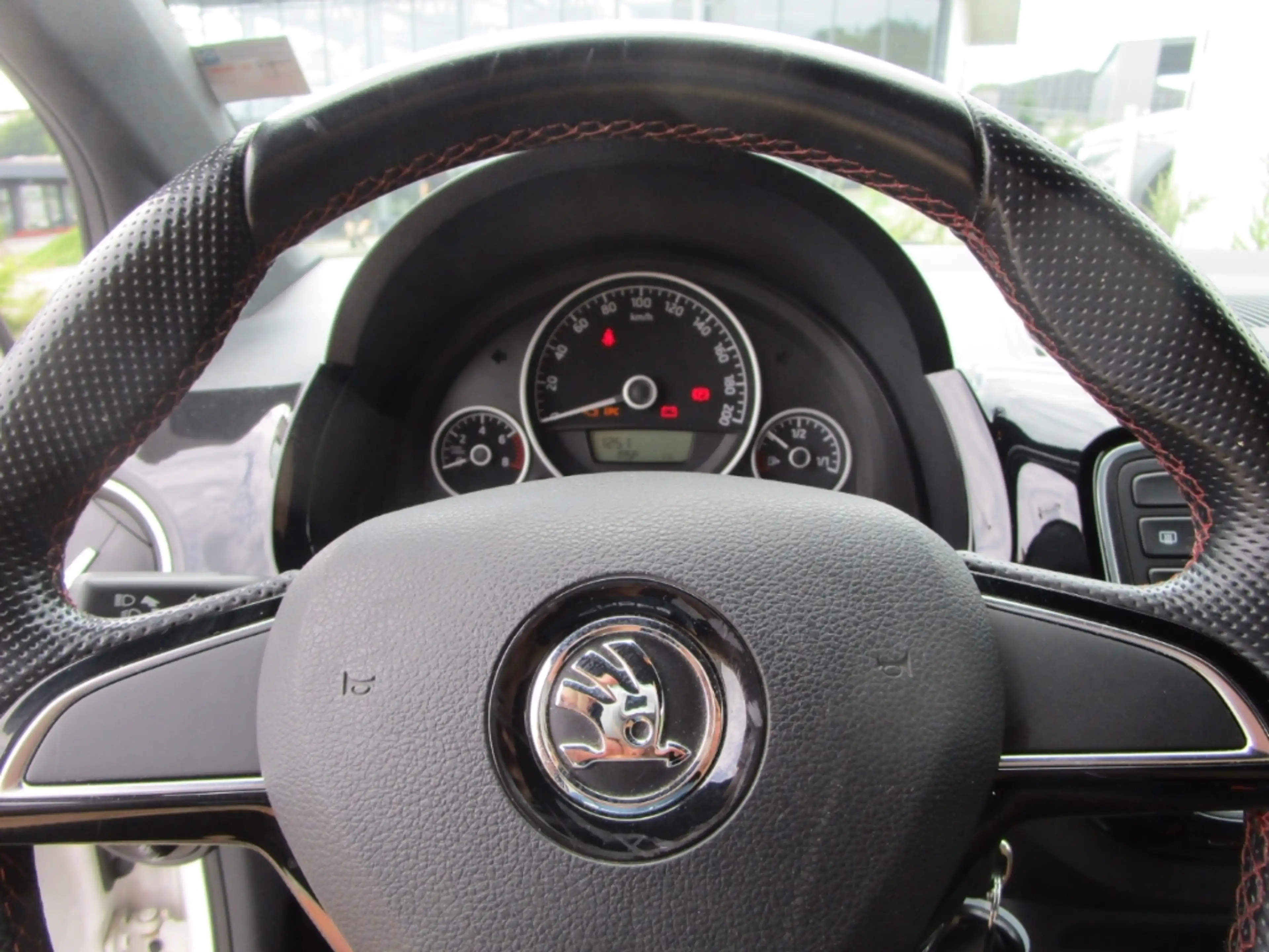 Skoda Citigo 1.0 TSI Monte Carlo 55kW (75 PS) 5-Gang — photo 12