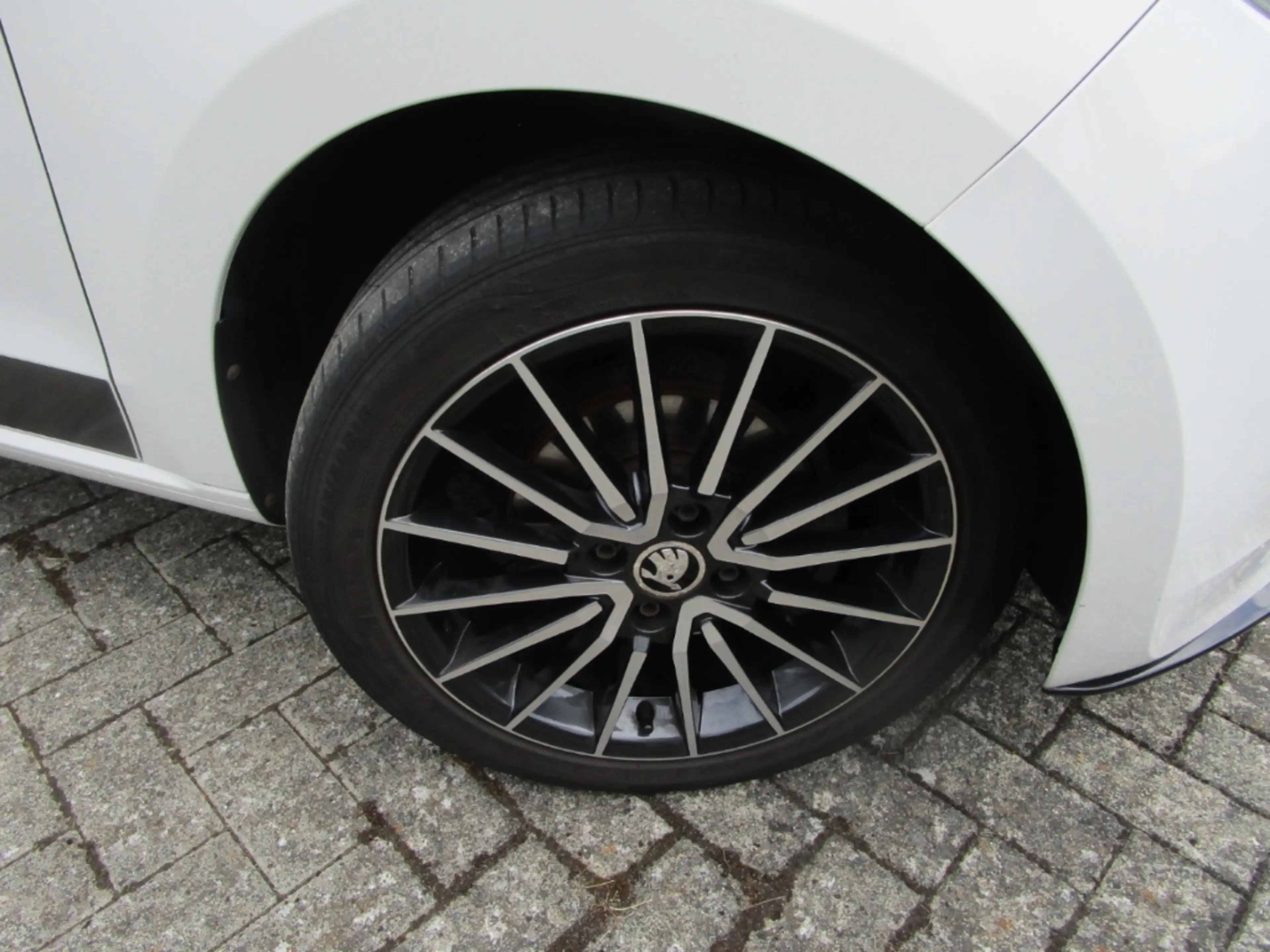Skoda Citigo 1.0 TSI Monte Carlo 55kW (75 PS) 5-Gang — photo 3