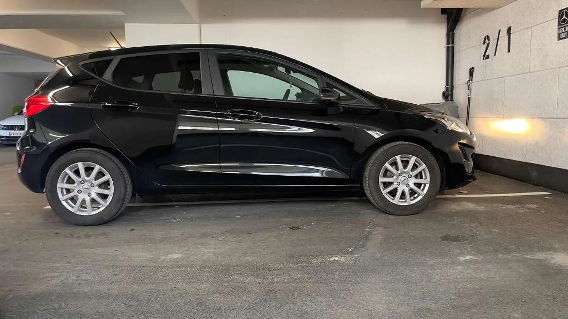 Ford Fiesta Fiesta Trend 1,1 Start/Stop Trend Schwarz - 1