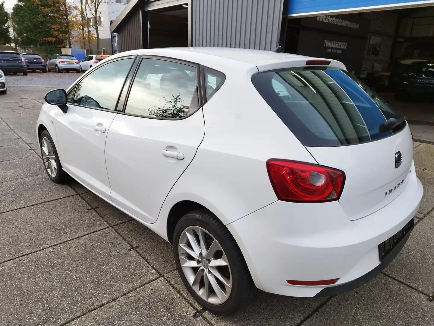 SEAT Ibiza 1.2 TSI STYLE ** 141.421 km ** NAVI ** 5 drs ** Ai Wit - 2