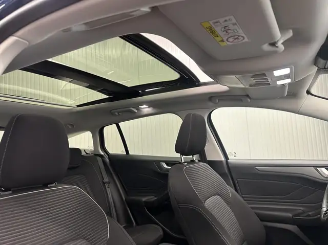 Ford Focus view 16