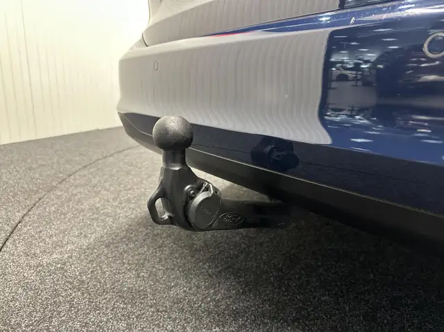 Ford Focus view 12