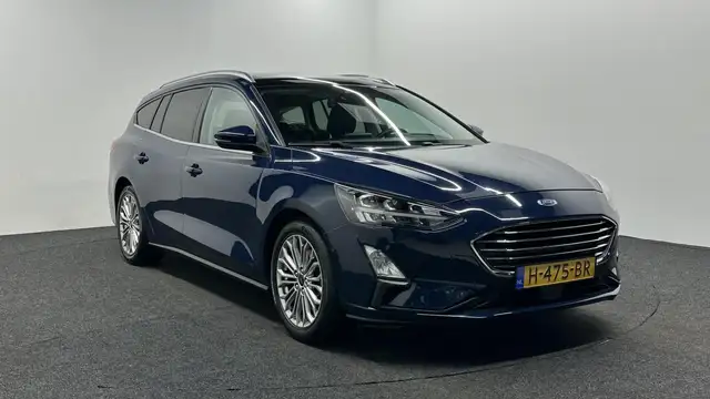 Ford Focus view 3