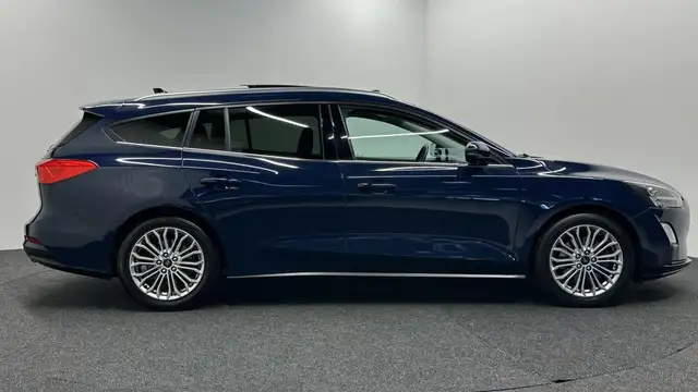 Ford Focus view 9