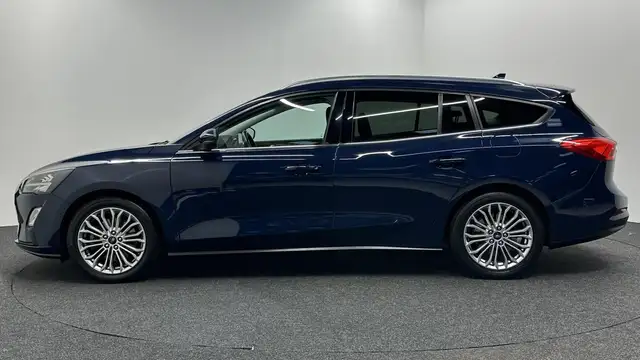 Ford Focus view 8