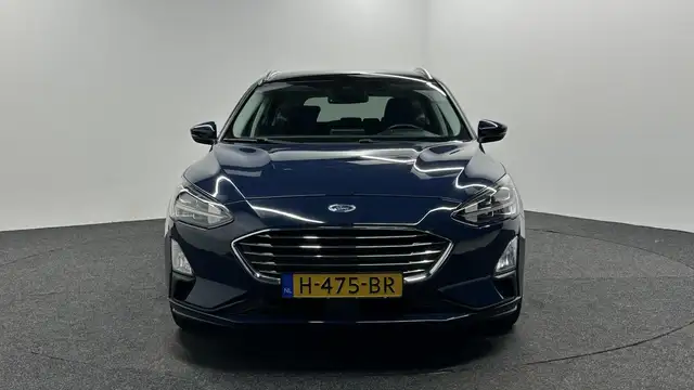 Ford Focus view 6