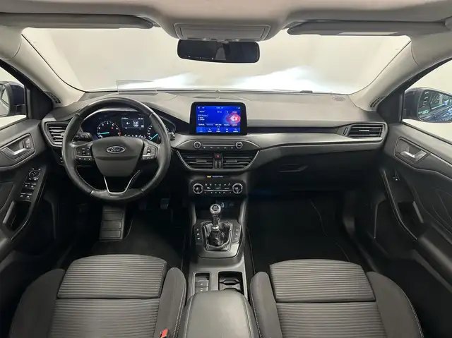 Ford Focus view 2