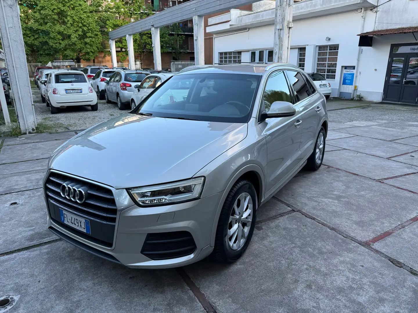 Audi Q3 1.4 TFSI 150 CV S TRONIC Business 6 B Gris - 1