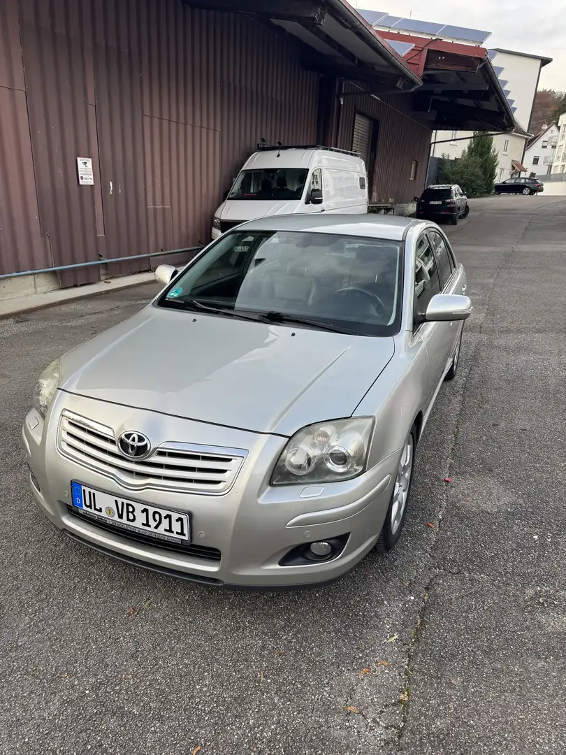 Toyota Avensis Avensis Fließheck 2.4 VVT-i Executive Silber - 1