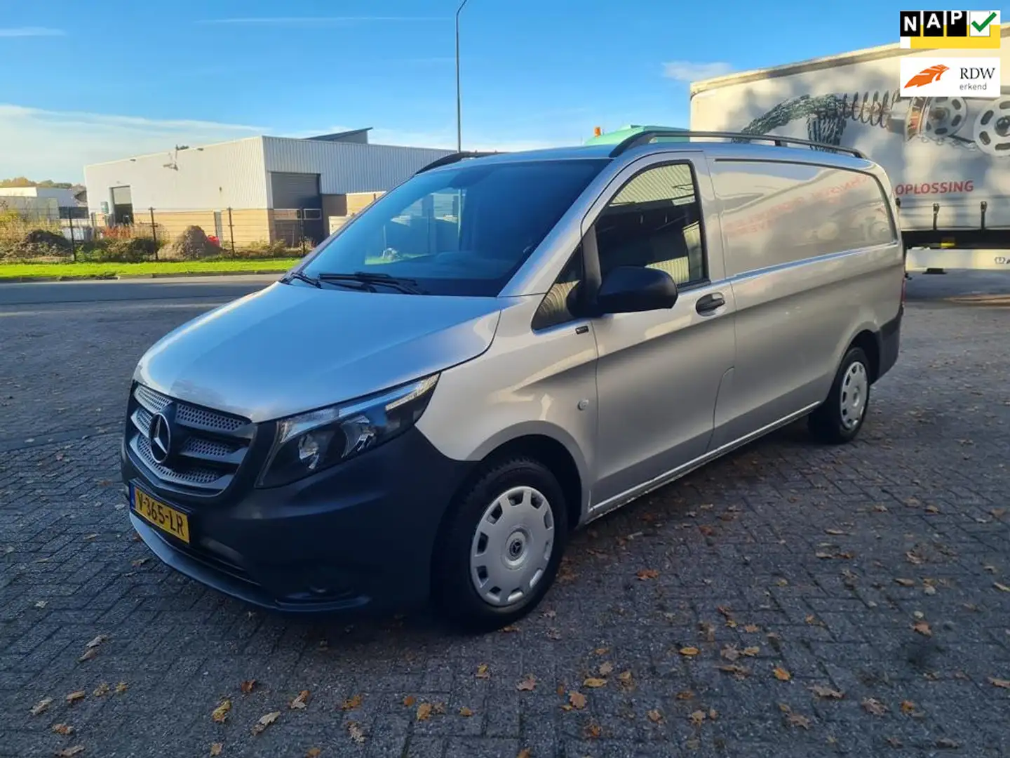 Mercedes-Benz Vito 111 CDI Lang Business Professional Plus Silber - 1
