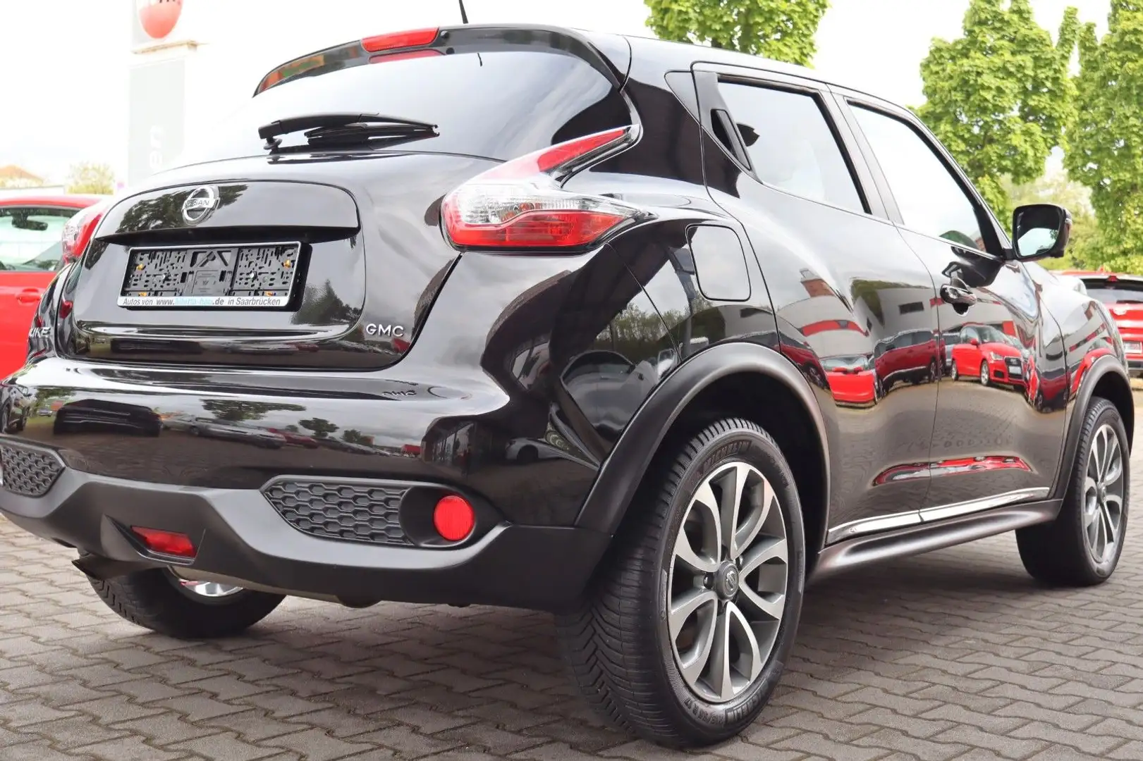 Nissan Juke 1.6 DIG-T Tekna 4X4 XTronic ! Xenon+Navi ! Schwarz - 2