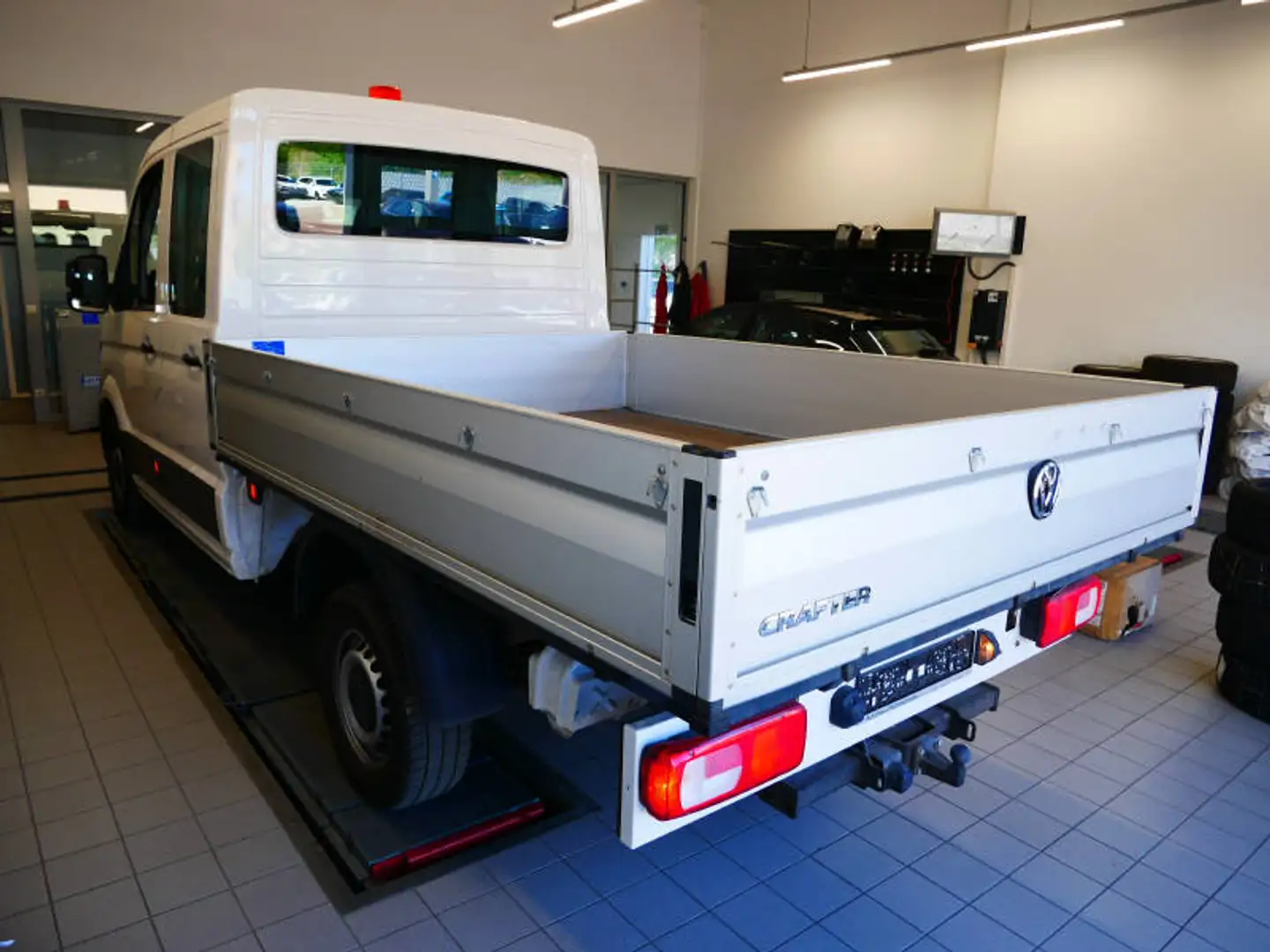 Volkswagen Crafter Pritsche 35 DOKA 2.0 TDI mittellang AHK Weiß - 2