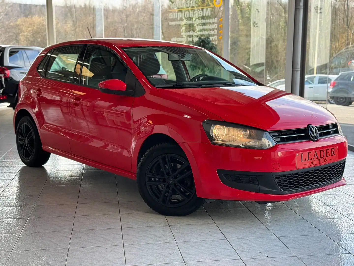 Volkswagen Polo 🟩 1.2 ESSENCE 69CV - AIRCO - 5 PORTES Rot - 1