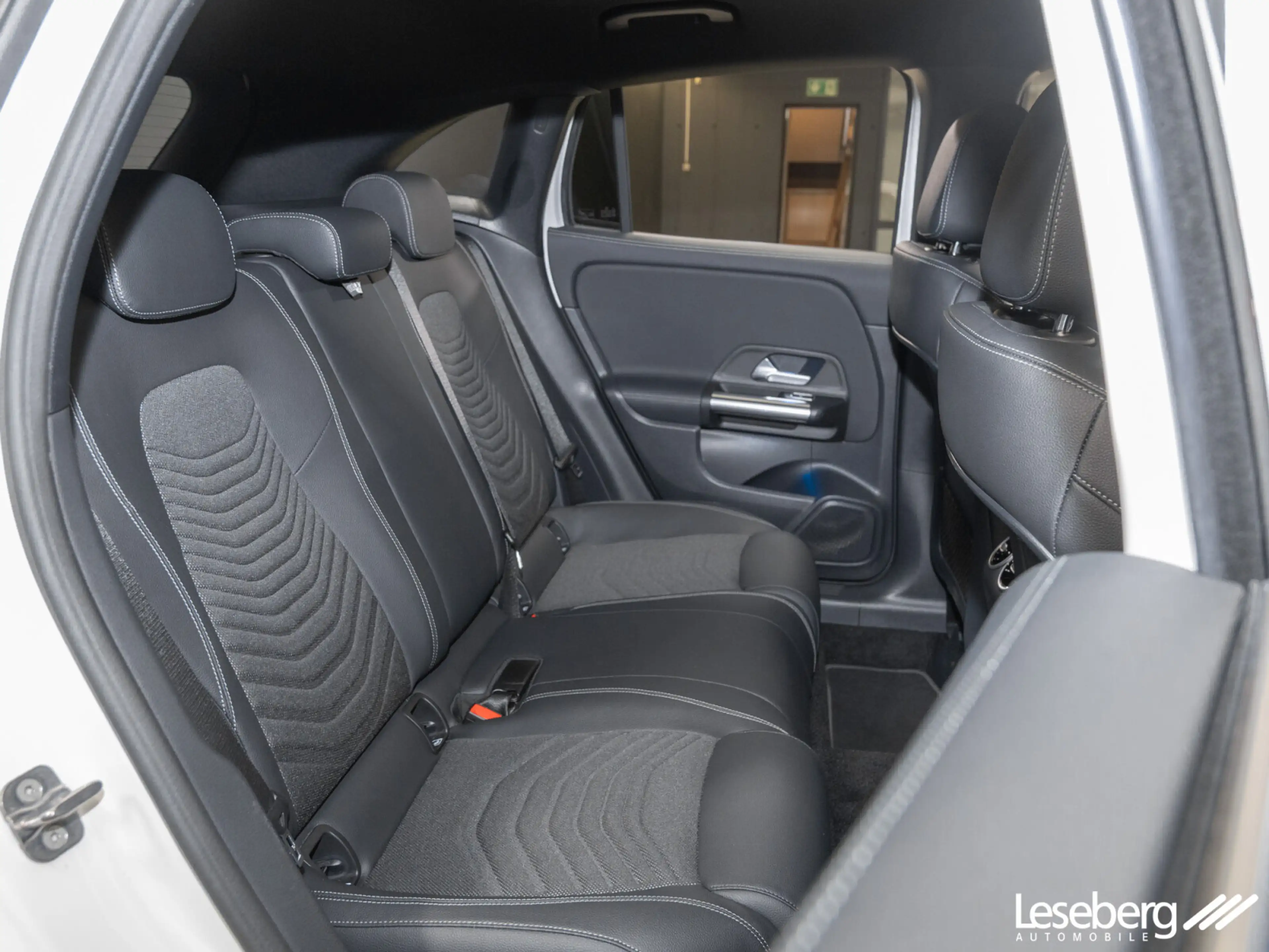 Mercedes-Benz GLA 180 GLA 180 Progress. Adv.+ Night/Multibeam/Distron. — photo 14