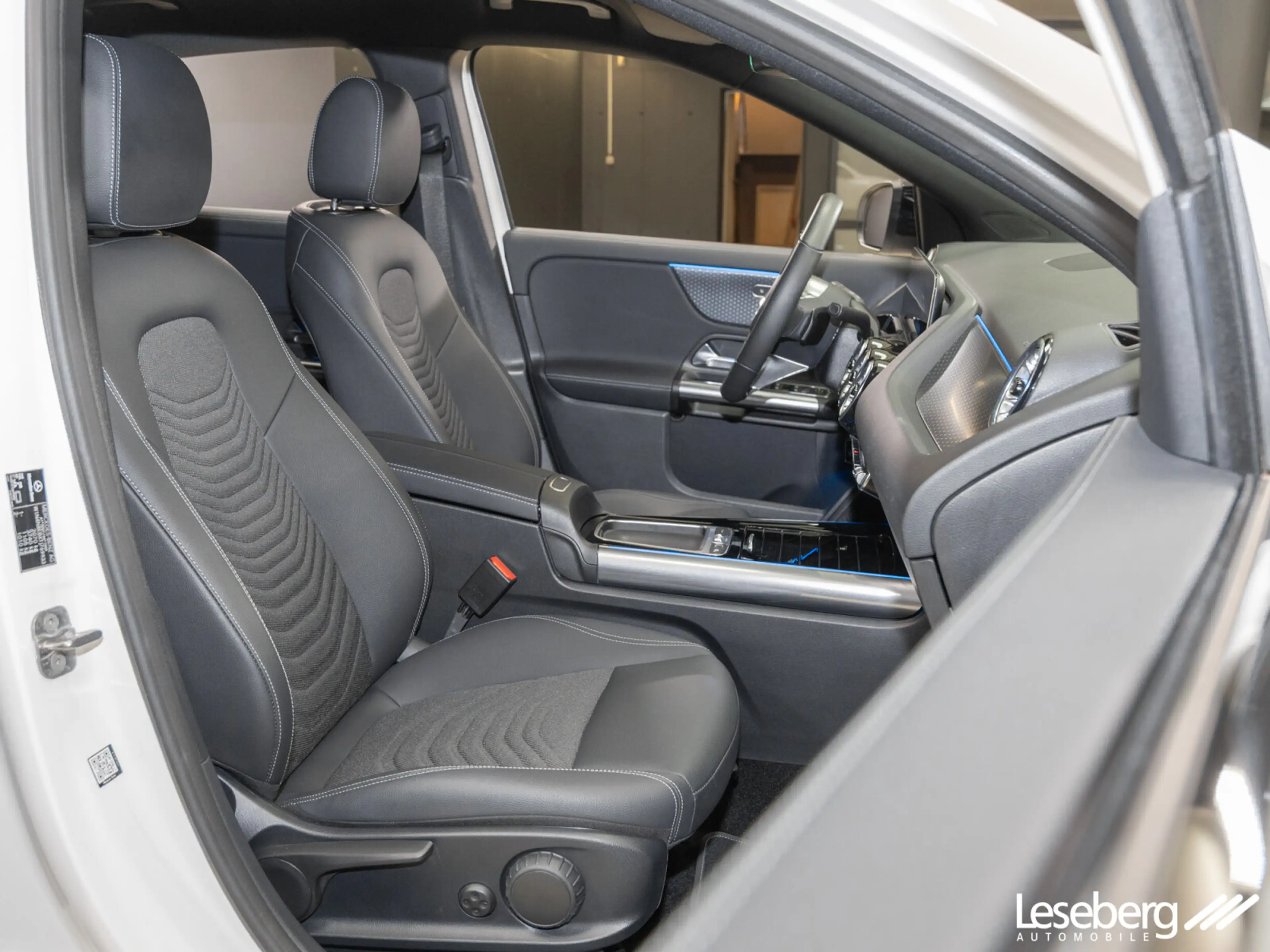 Mercedes-Benz GLA 180 GLA 180 Progress. Adv.+ Night/Multibeam/Distron. — photo 15
