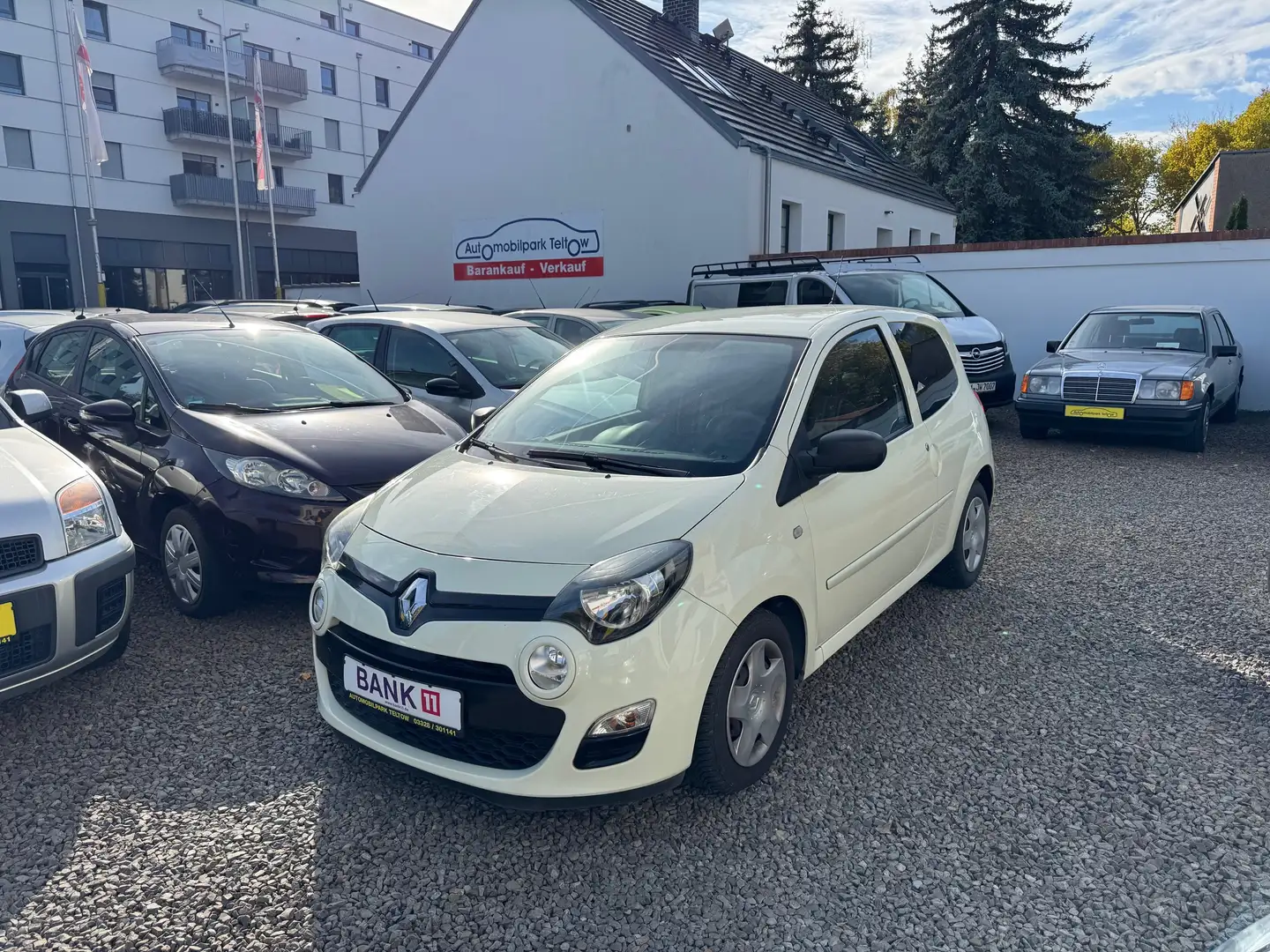 Renault Twingo Expression, *Allwetterreifen + Klima* TÜV NEU Yellow - 1