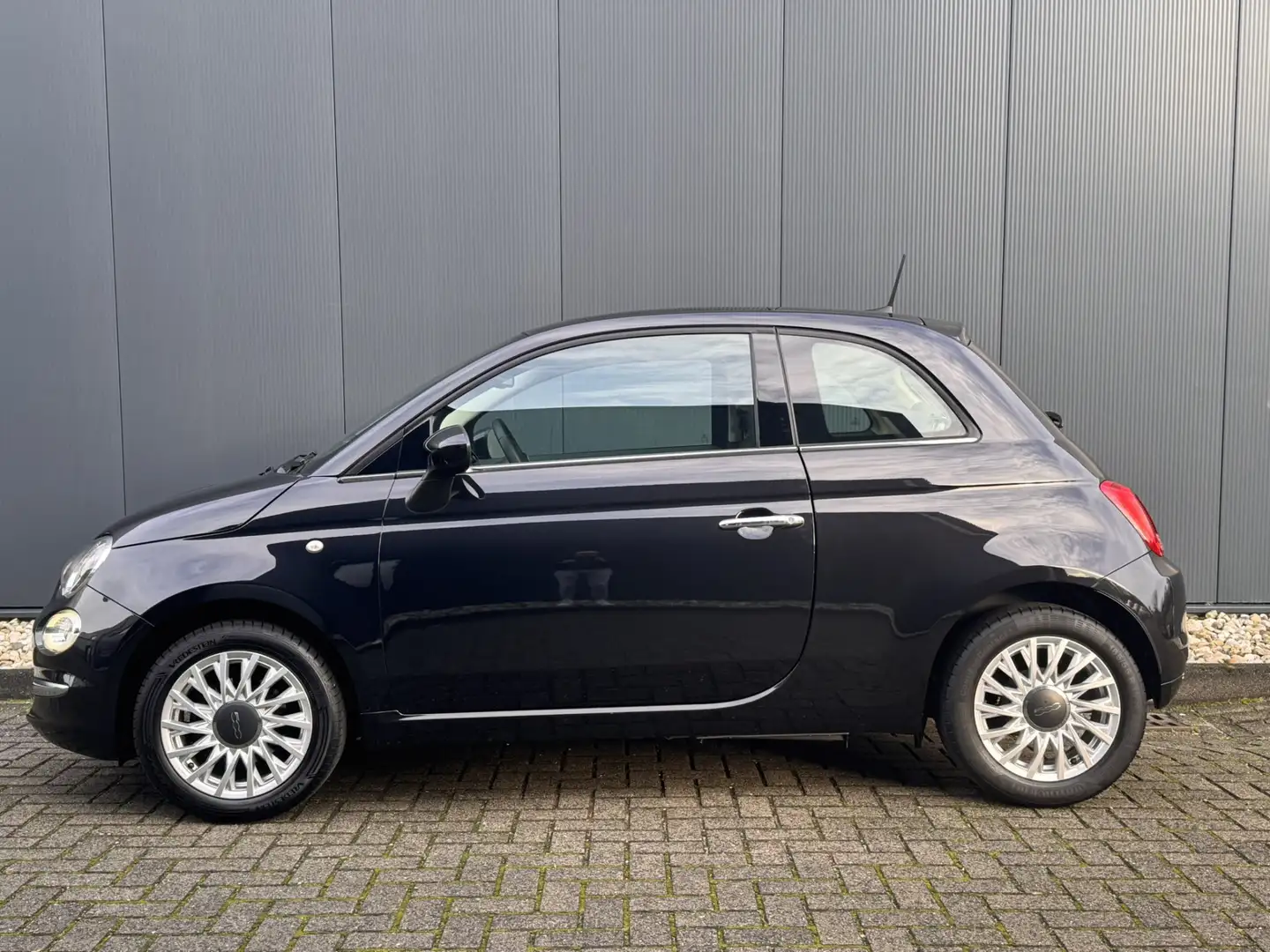 Fiat 500 1.2 Lounge | Panorama | Navigatie | Airconditionin Black - 2