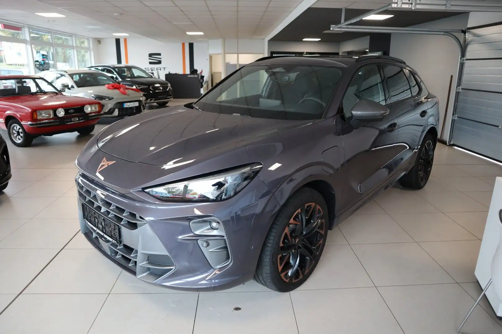 CUPRA Terramar 1.5 e-Hybrid 200 kW VZ/Matrix/DAB Violett - 1