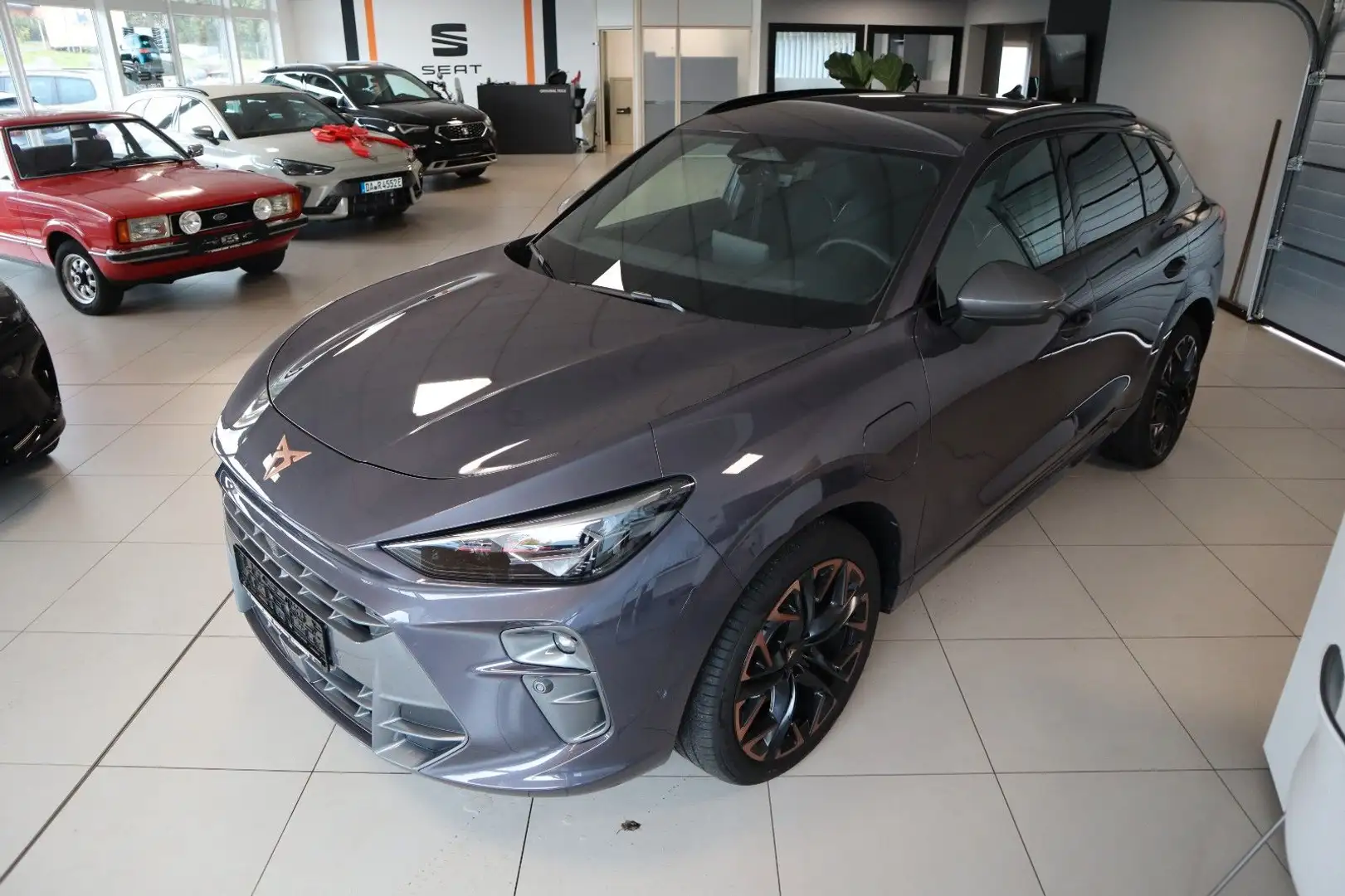 CUPRA Terramar 1.5 e-Hybrid 200 kW VZ/Matrix/DAB Violett - 2