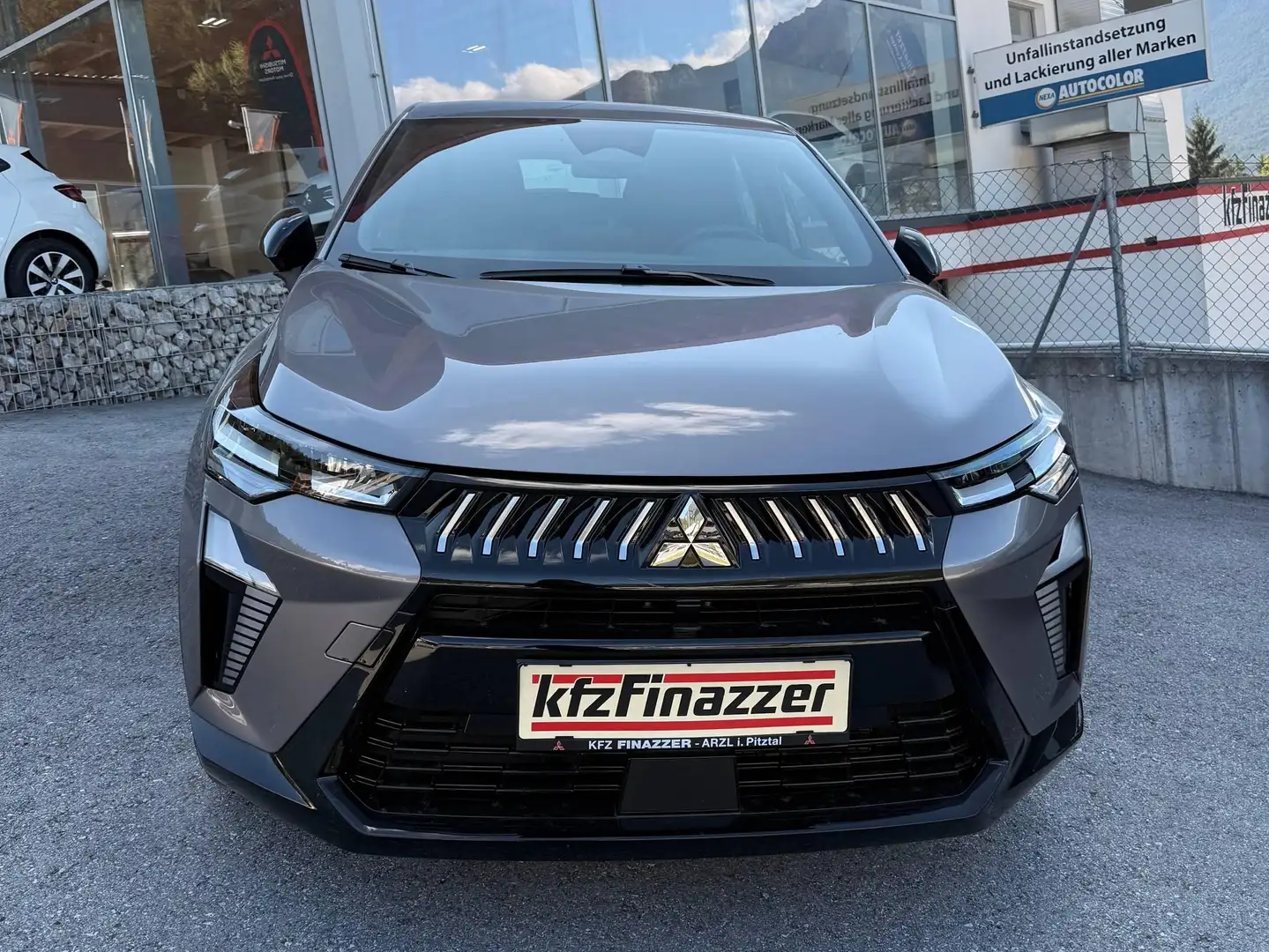Mitsubishi Grandis Invite Grau - 2