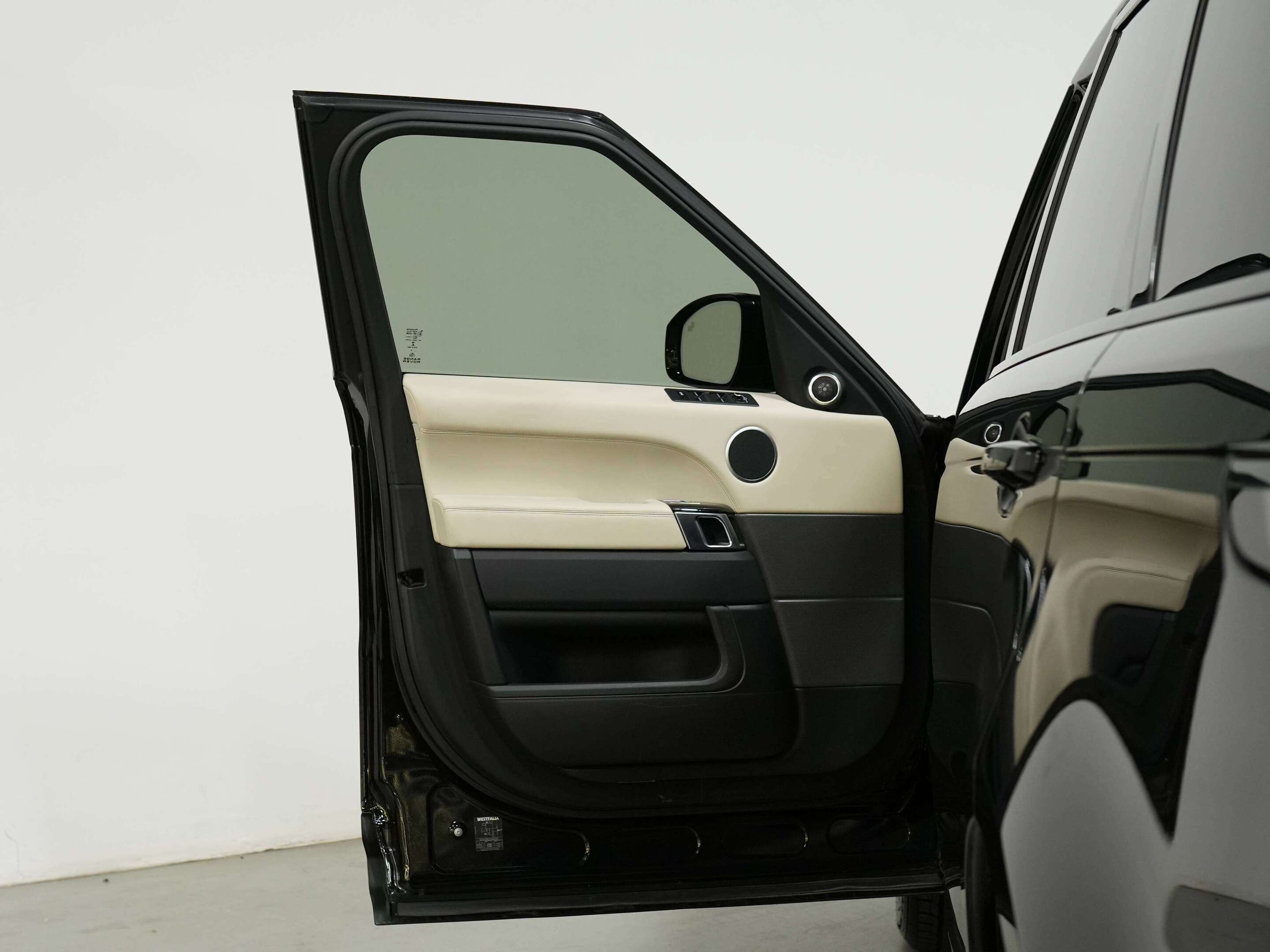 used 2015 Land Rover Range Rover Sport car, priced at $29,900