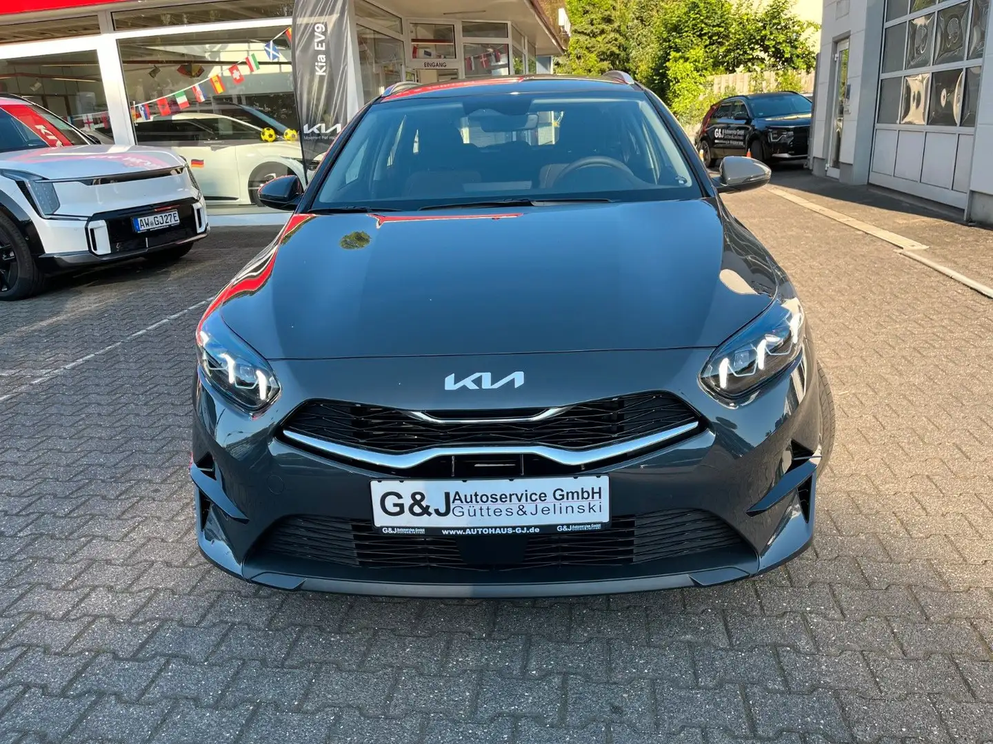 Kia Ceed SW / cee'd SW Ceed SW Spirit Automatik, Navi, Kamera, FCA, Szürke - 2