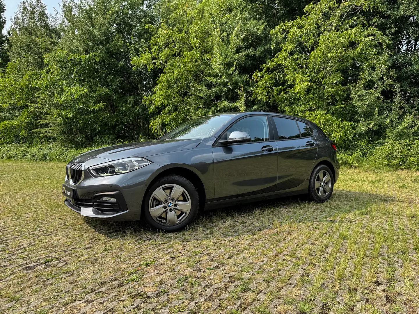 BMW 118 i - Advantage - Camera - Carplay - Navi Grijs - 2