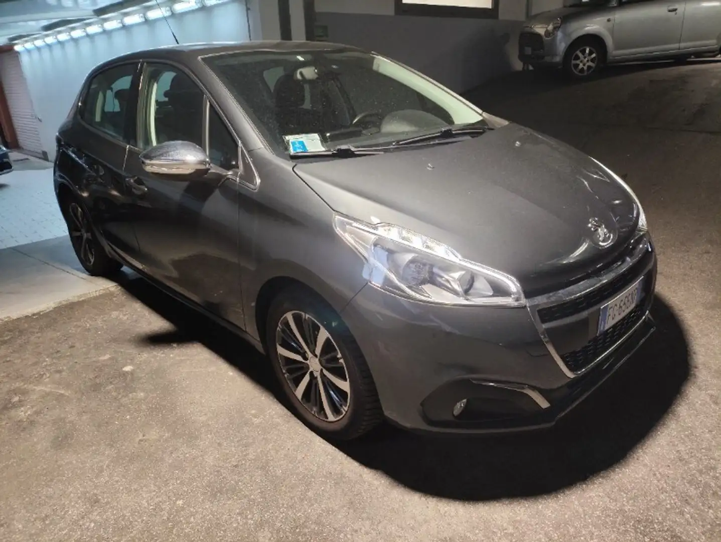 Peugeot 208 BlueHDi 100 5p. Allure Gris - 2
