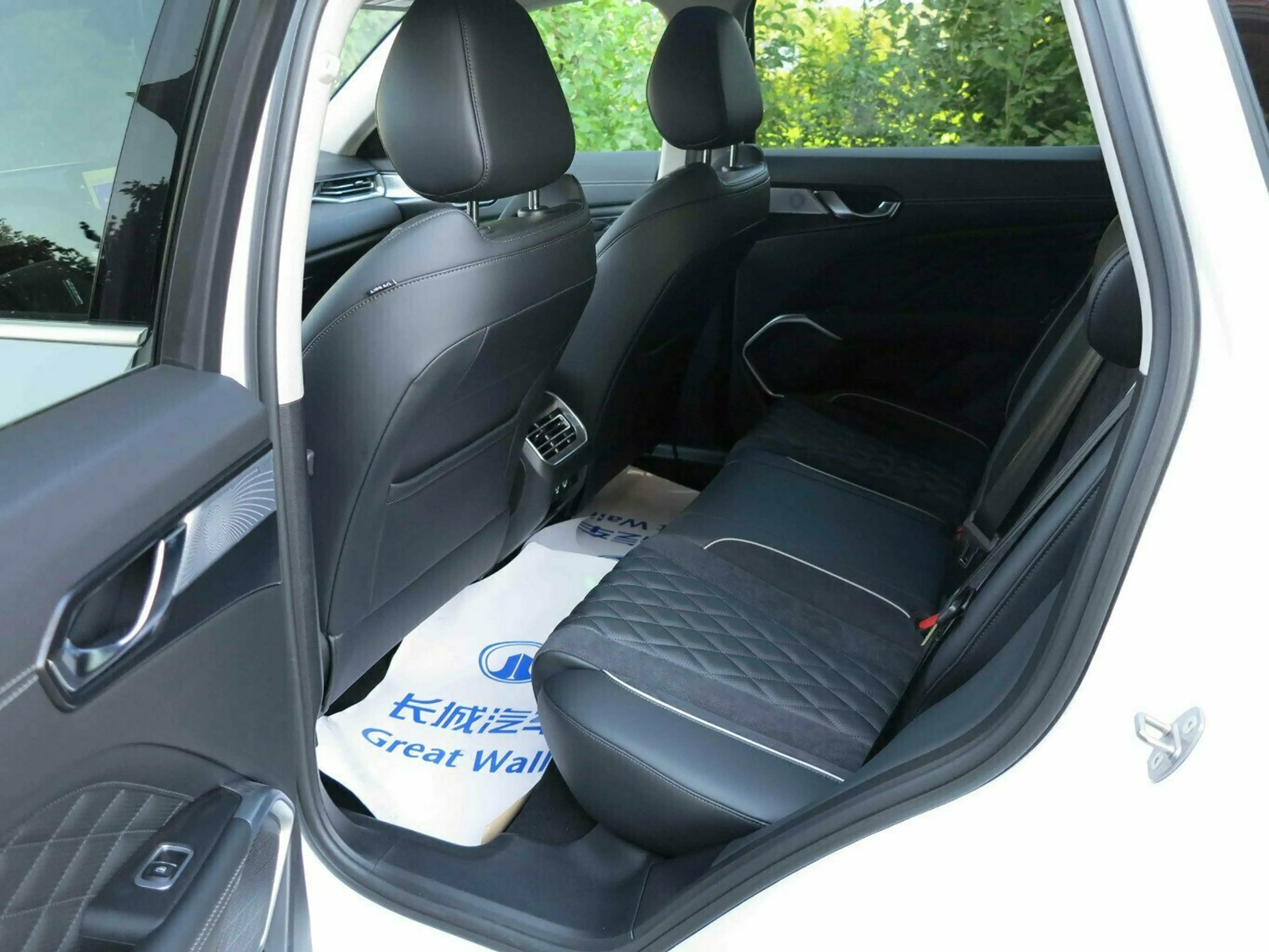 GWM WEY 03 2.0 PHEV 270KW/367PS, Luxury, AHK — photo 9
