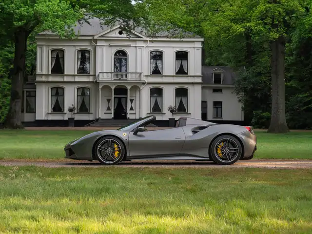 Ferrari 488